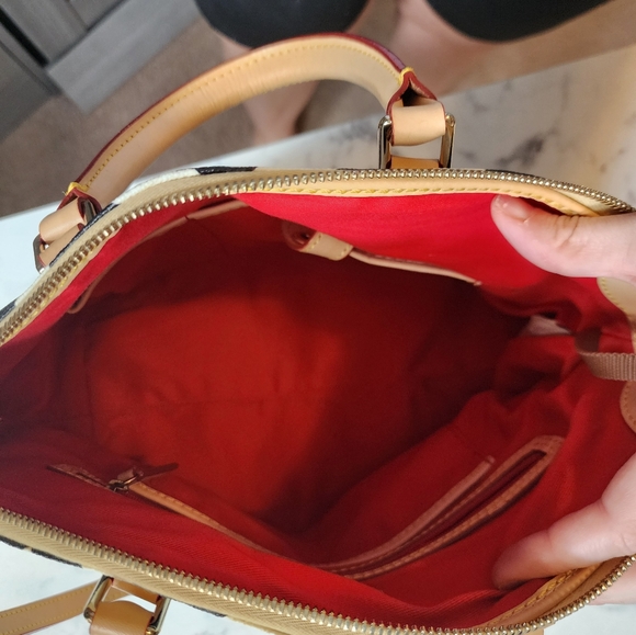 Dooney & Bourke Black and White Chevron Shoulder Bag - Picture 4 of 6